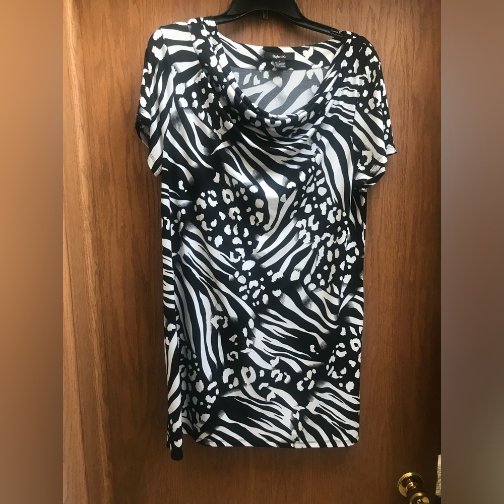 Style & Co Black & White Women’s Tunic Top - Picture 4 of 7